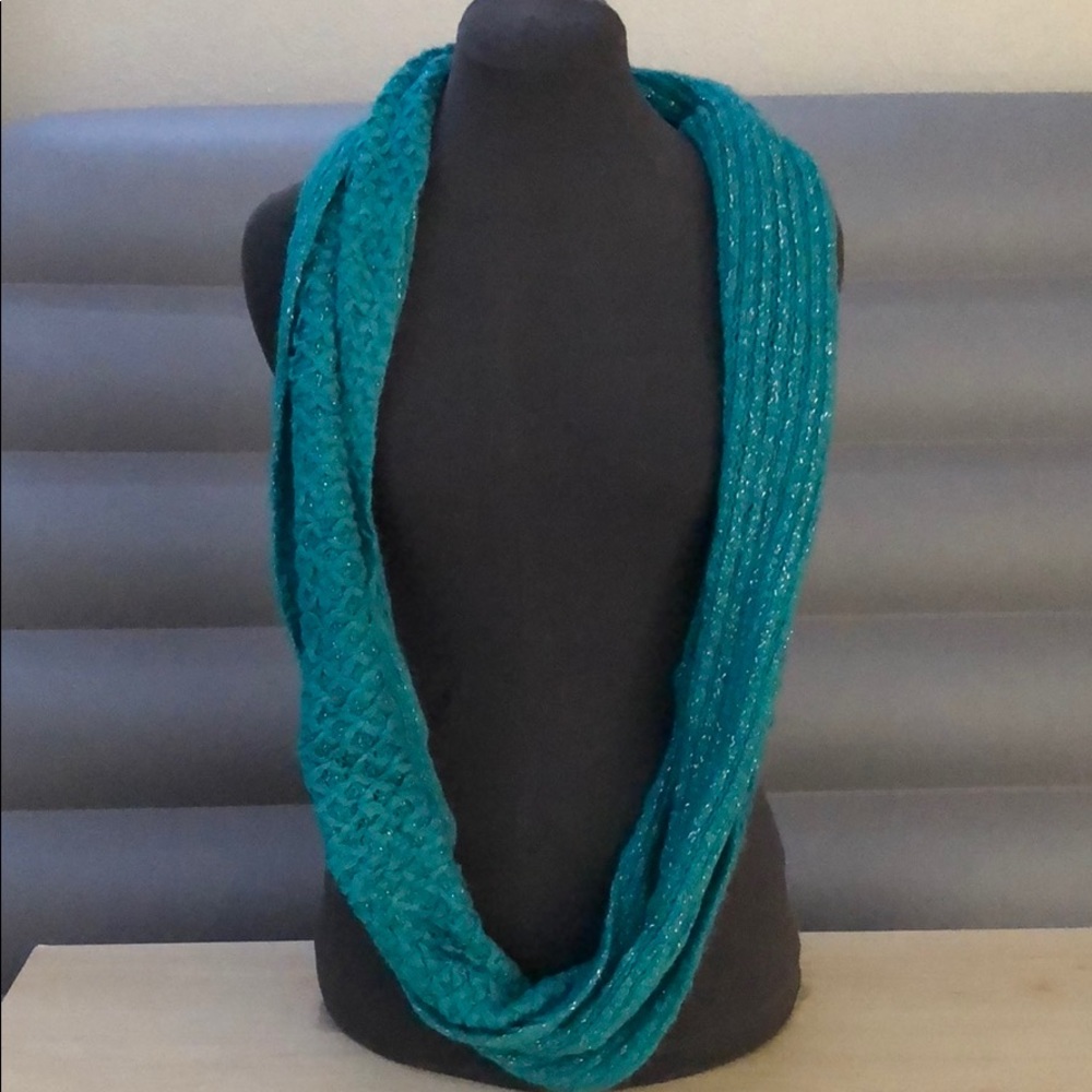 Infinity scarf